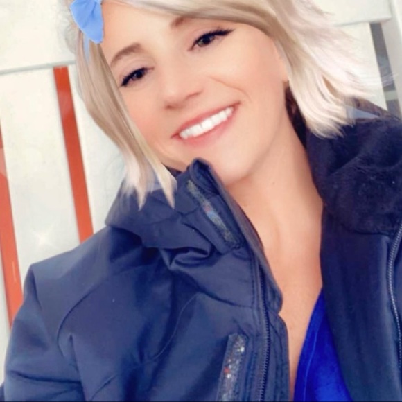 Meet your Posher, Samantha. - Picture 4 of 7